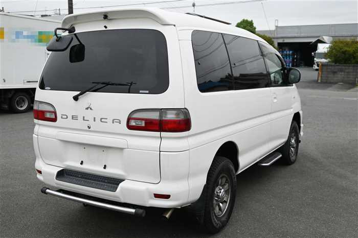2005 Mitsubishi Delica Spacegear GH-PD6W (UW-695e1127d1c67)[1]