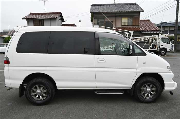 2005 Mitsubishi Delica Spacegear GH-PD6W (UW-695e1127d1c67)[5]