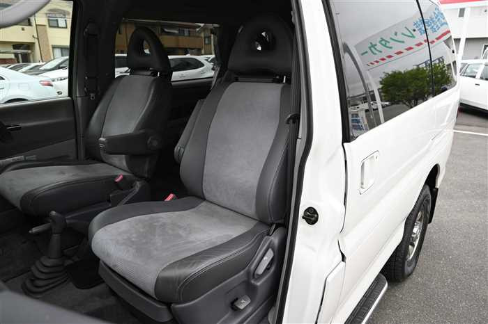 2005 Mitsubishi Delica Spacegear GH-PD6W (UW-695e1127d1c67)[12]