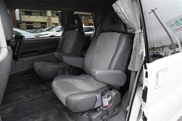 2005 Mitsubishi Delica Spacegear GH-PD6W (UW-695e1127d1c67)[13]