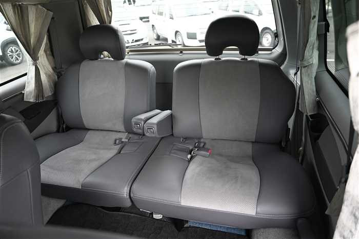 2005 Mitsubishi Delica Spacegear GH-PD6W (UW-695e1127d1c67)[14]