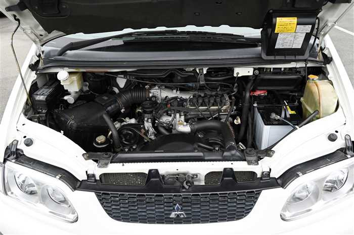 2005 Mitsubishi Delica Spacegear GH-PD6W (UW-695e1127d1c67)[28]