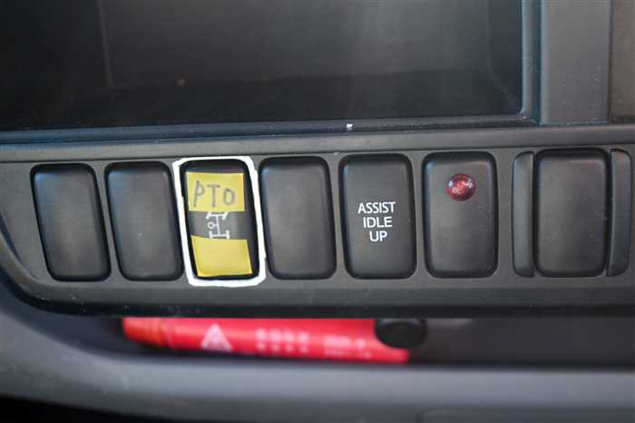 2012 Hino DUTRO SKG-XZU650M (UW-6981ac527241c)[22]