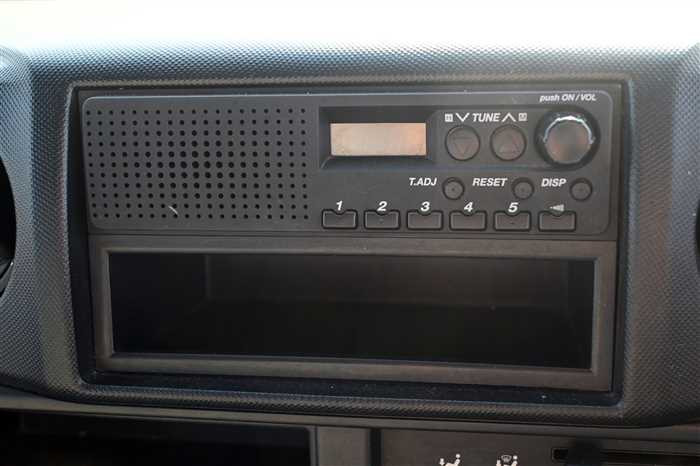 2012 Hino DUTRO SKG-XZU650M (UW-6981ac527241c)[24]