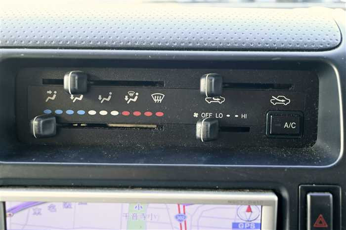 2012 Toyota Dyna ABF-TRY220 (UW-6981ac53a1cf4)[18]