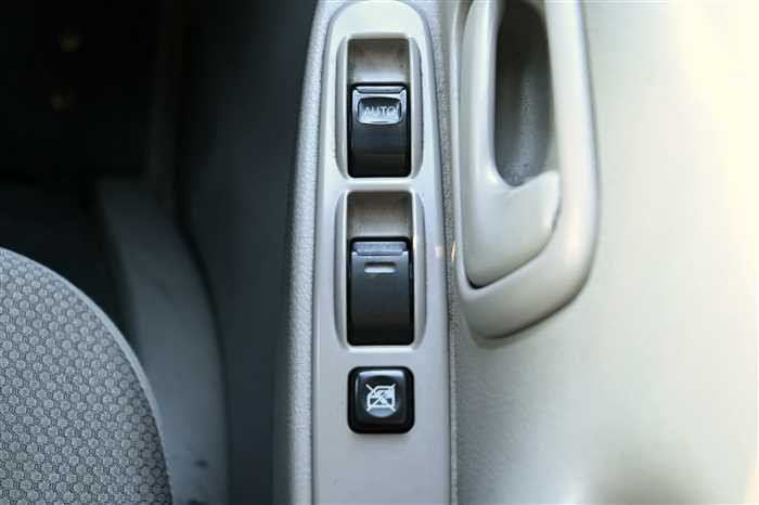 2012 Toyota Dyna ABF-TRY220 (UW-6981ac53a1cf4)[24]