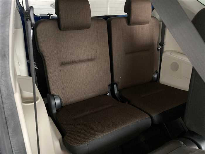 2015 Toyota Sienta DBA-NSP170G (UW-69ad003894cd2)[11]