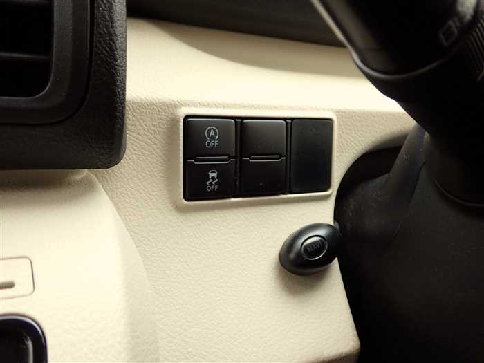 2015 Toyota Sienta DBA-NSP170G (UW-69ad003894cd2)[21]