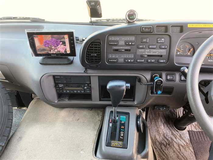 2005 Toyota Coaster PB-XZB51 (UW-69ad0038be3d9)[14]