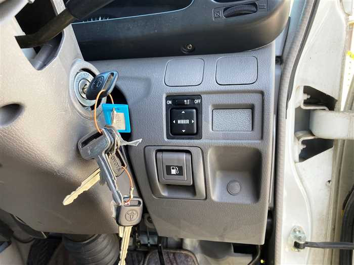 2005 Toyota Coaster PB-XZB51 (UW-69ad0038be3d9)[18]