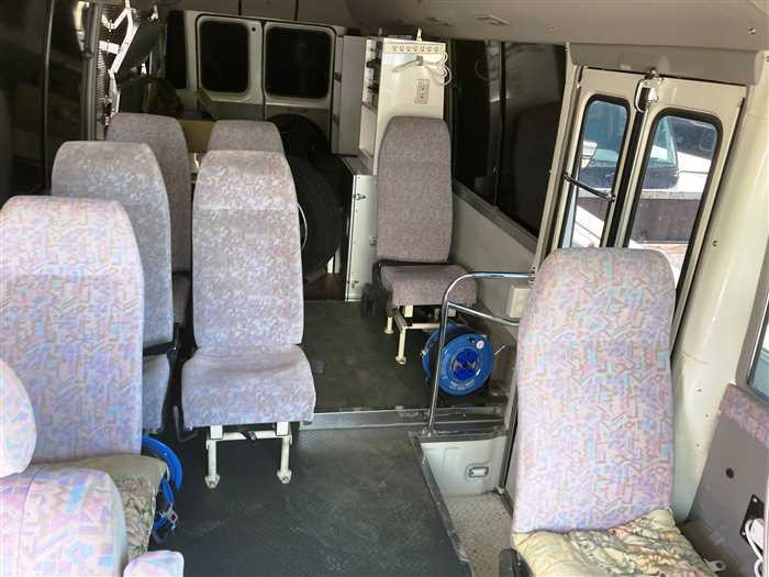 2005 Toyota Coaster PB-XZB51 (UW-69ad0038be3d9)[19]