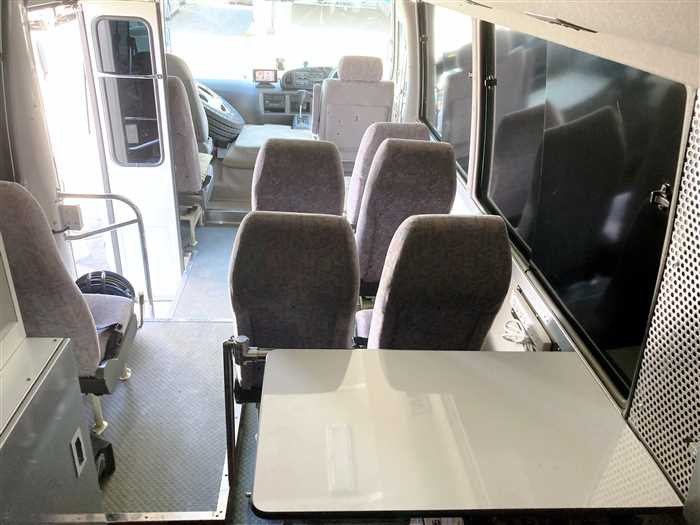 2005 Toyota Coaster PB-XZB51 (UW-69ad0038be3d9)[24]