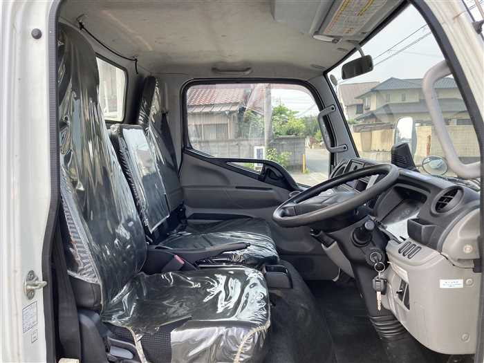 2018 Mitsubishi Canter TPG-FEA50 (UW-695e1123120ff)[16]