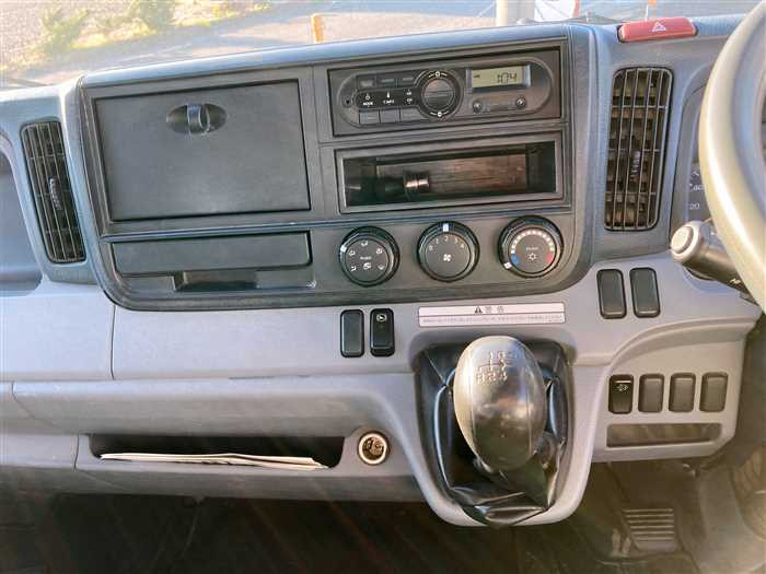 2015 Mitsubishi Canter TKG-FEBM0 (UW-695e1114c966d)[22]