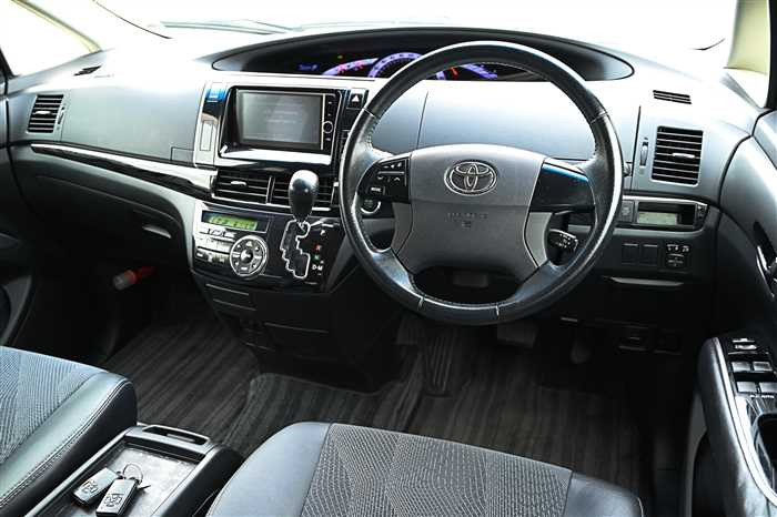 2013 Toyota Estima DBA-ACR50W (UW-6981ac55e218d)[12]