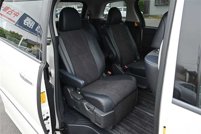 2013 Toyota Estima DBA-ACR50W (UW-6981ac55e218d)[13]