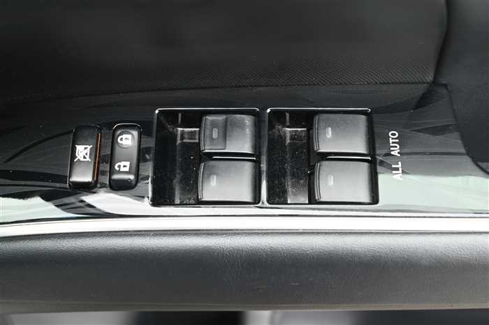 2013 Toyota Estima DBA-ACR50W (UW-6981ac55e218d)[20]