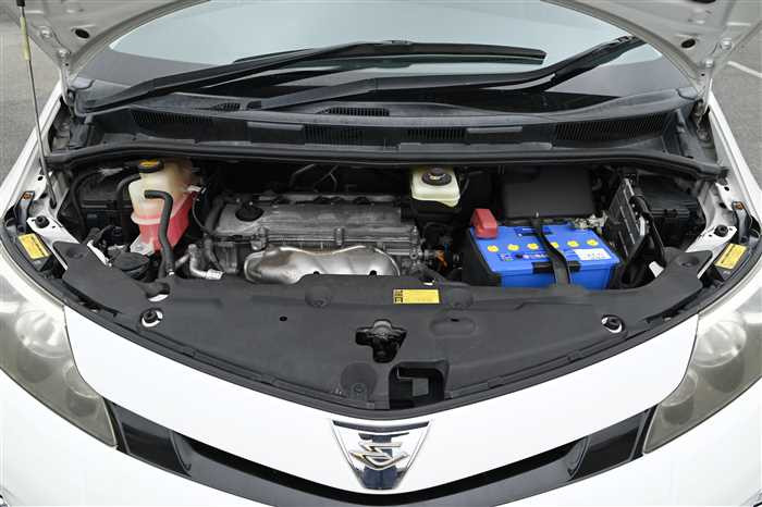 2013 Toyota Estima DBA-ACR50W (UW-6981ac55e218d)[28]