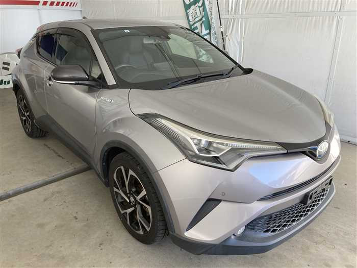 2017 Toyota C-HR DAA-ZYX10 (UW-69771e3d925df)[2]