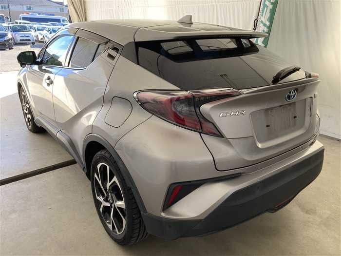 2017 Toyota C-HR DAA-ZYX10 (UW-69771e3d925df)[3]