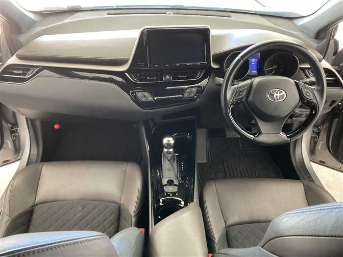 2017 Toyota C-HR DAA-ZYX10 (UW-69771e3d925df)[15]