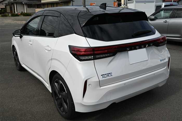 2021 Nissan Note 6AA-FE13 (UW-6981ac5e0c253)[3]