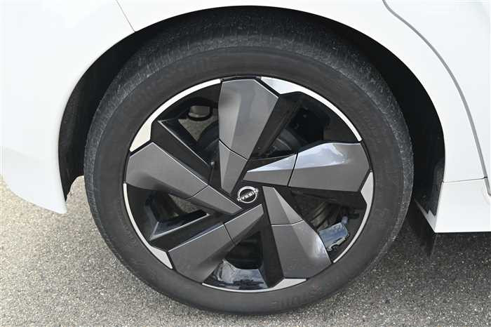 2021 Nissan Note 6AA-FE13 (UW-6981ac5e0c253)[10]