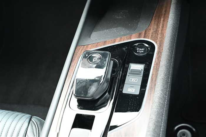 2021 Nissan Note 6AA-FE13 (UW-6981ac5e0c253)[22]