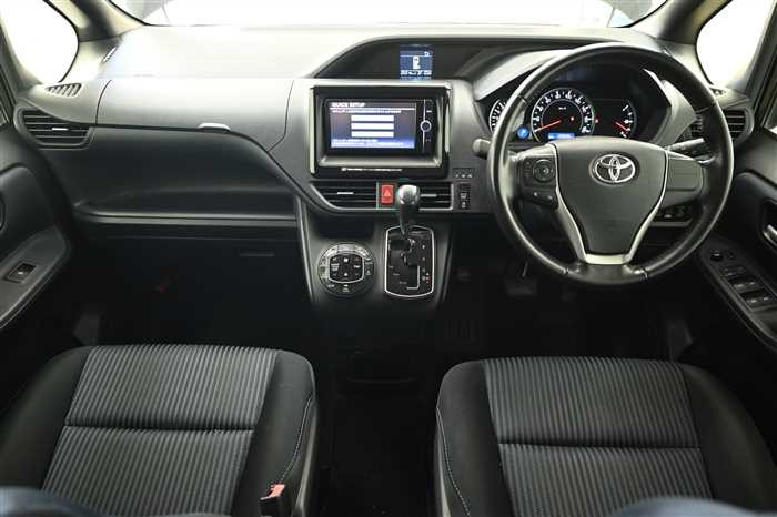 2014 Toyota Noah DBA-ZRR80W (UW-69426910526f6)[16]