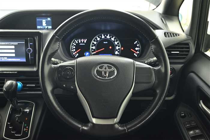 2014 Toyota Noah DBA-ZRR80W (UW-69426910526f6)[17]