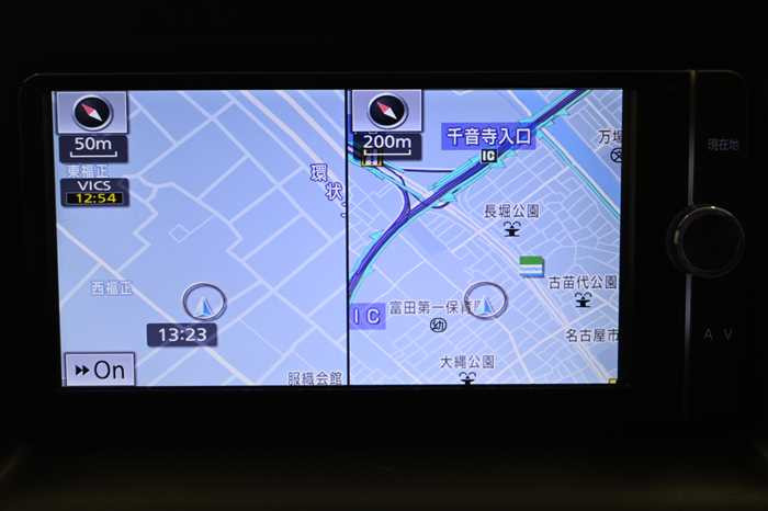 2014 Toyota Noah DBA-ZRR80W (UW-69426910526f6)[18]