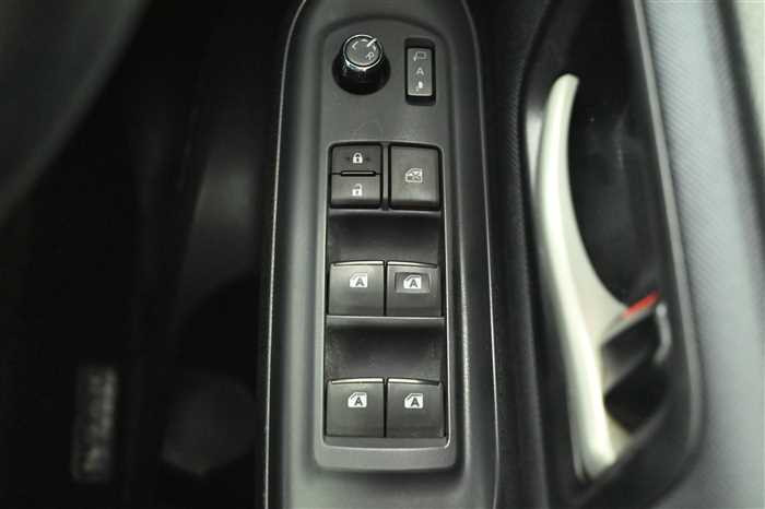 2014 Toyota Noah DBA-ZRR80W (UW-69426910526f6)[23]