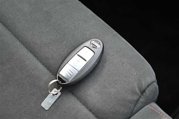 2017 Nissan Note DBA-E12 (UW-69ad0040ceb57)[19]