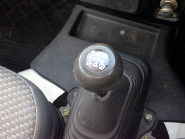 2000 Daihatsu Hijet Truck S210P (UW-6969a0c1ced54)[13]