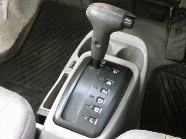 2001 Mitsubishi Minicab Truck U61T (UW-6944bc48ade49)[14]