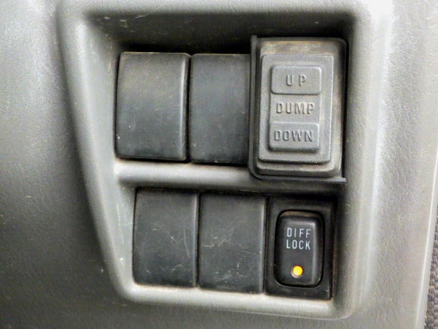 2000 Suzuki Carry Truck DB52T (UW-694defcb4b790)[16]