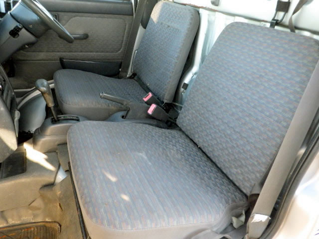 2000 Daihatsu Hijet Truck S200P (UW-695f4bdbf3b67)[5]