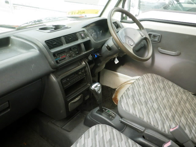 2001 Daihatsu Hijet Truck S210P (UW-69699a6b9938e)[9]