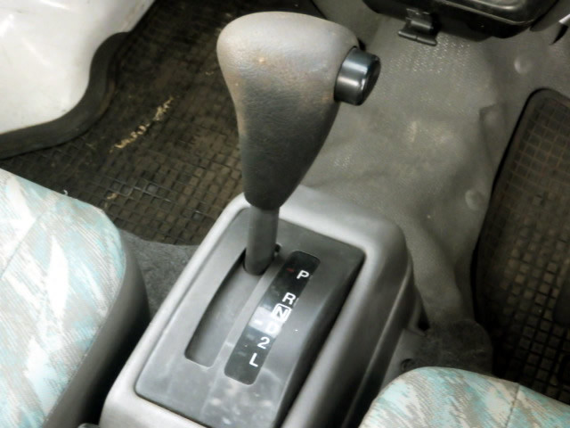 2001 Suzuki Carry Truck DA52T (UW-6969b1600857f)[13]