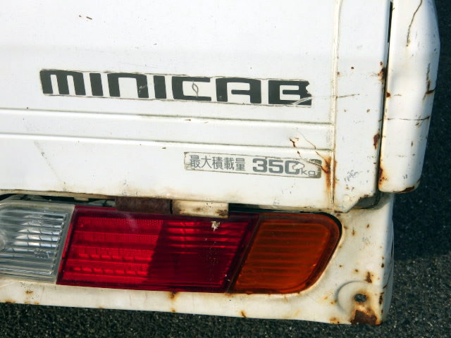 2000 Mitsubishi Minicab Truck U62T (UW-6969a0a0bfe15)[31]