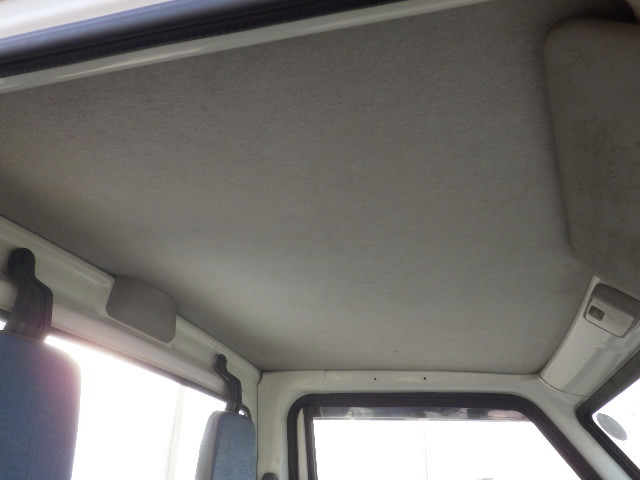 2000 Mitsubishi Minicab Truck U62T (UW-6969a0a0bfe15)[17]