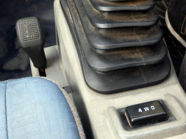 2000 Mitsubishi Minicab Truck U62T (UW-6969a0a0bfe15)[14]