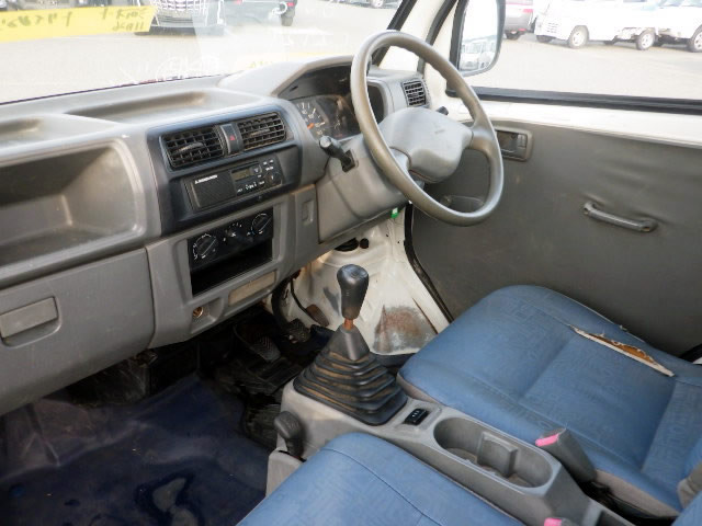 2000 Mitsubishi Minicab Truck U62T (UW-6969a0a0bfe15)[9]