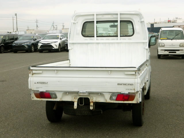 2000 Mitsubishi Minicab Truck U62T (UW-6969a0a0bfe15)[1]