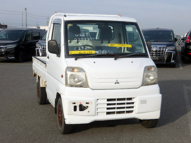 2000 Mitsubishi Minicab Truck U62T