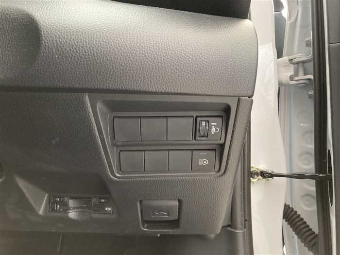 2024 Toyota Yaris 5BA-KSP210 (UW-695e1116bbe80)[17]