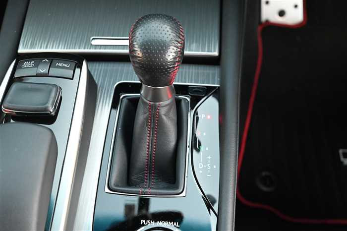 2015 Lexus GS Hybrid DAA-AWL10 (UW-69b2793dded60)[21]