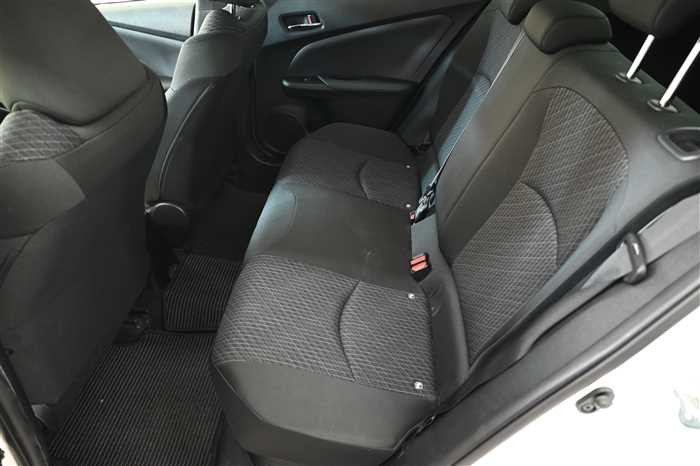 2018 Toyota Prius DAA-ZVW51 (UW-694660e7bfb16)[12]