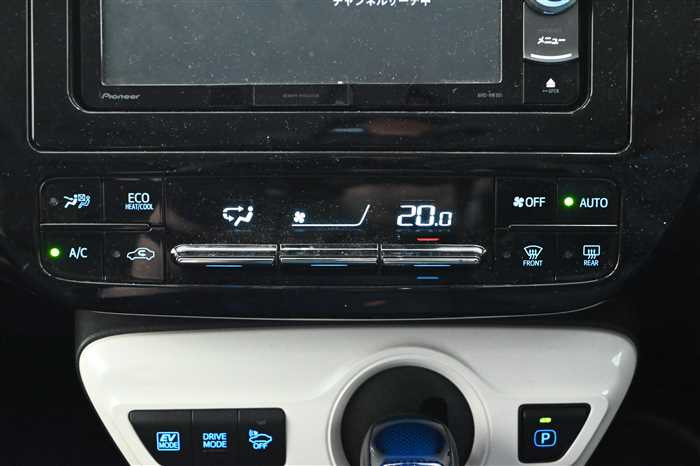 2018 Toyota Prius DAA-ZVW51 (UW-694660e7bfb16)[21]