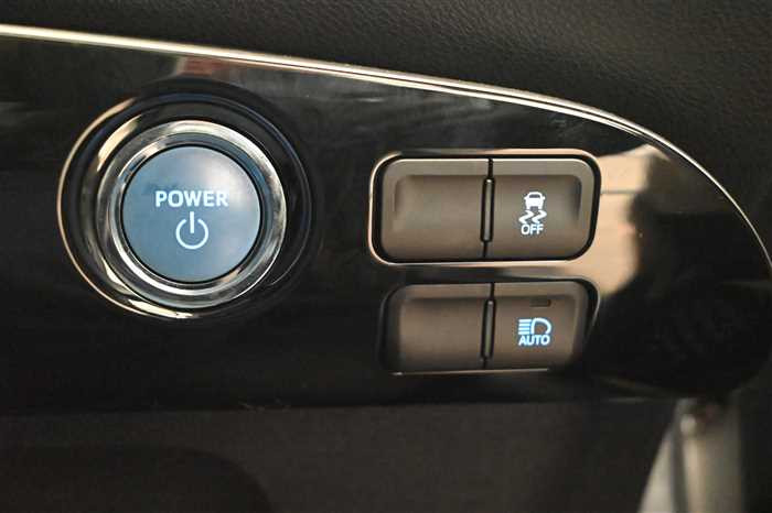 2018 Toyota Prius DAA-ZVW51 (UW-694660e7bfb16)[25]